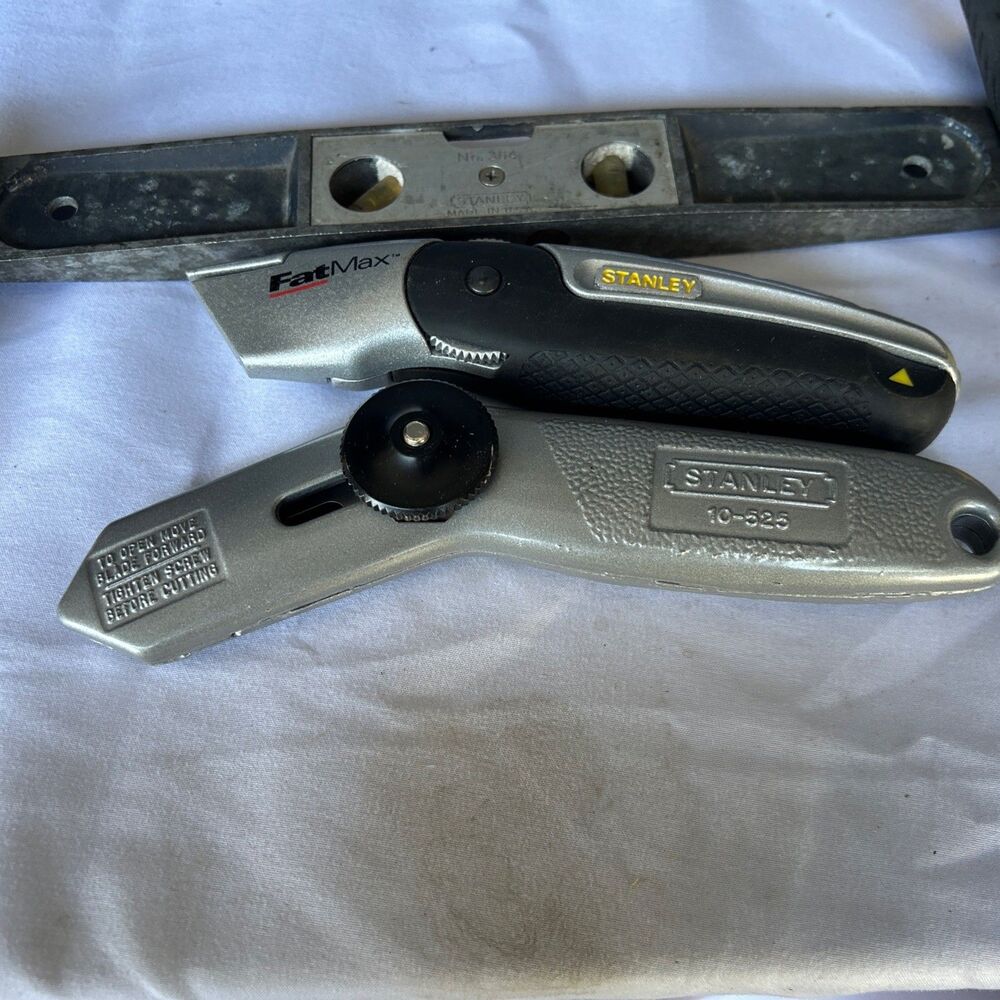 Stanley Assorted Tools- Level, Phillips Screwdriver, Multi-tip Screwdriver Etc - Picture 2 of 5